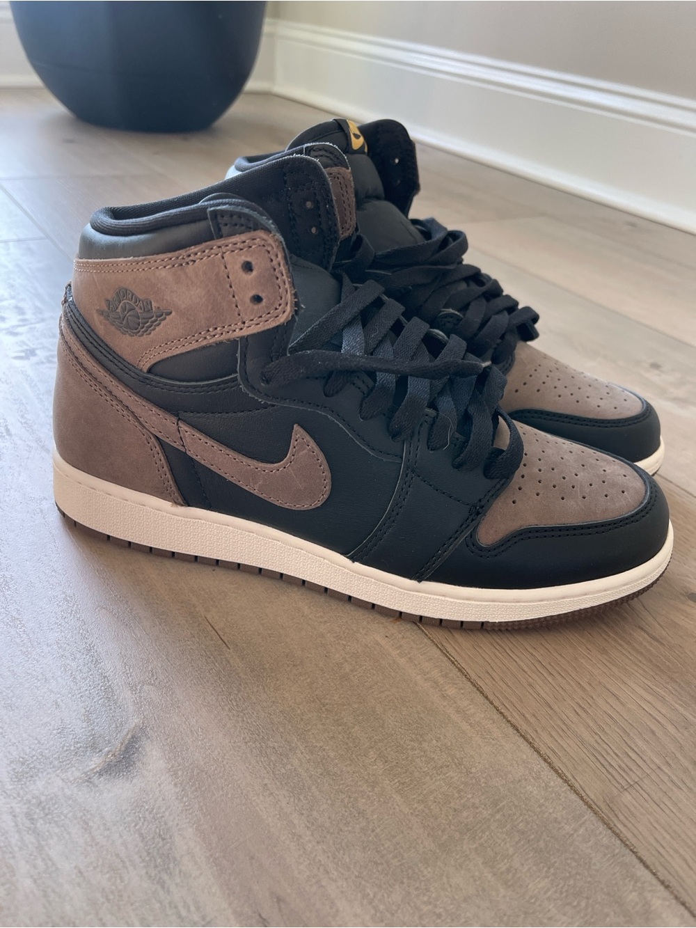 Nike High-Top Sneakers in Black and Brown